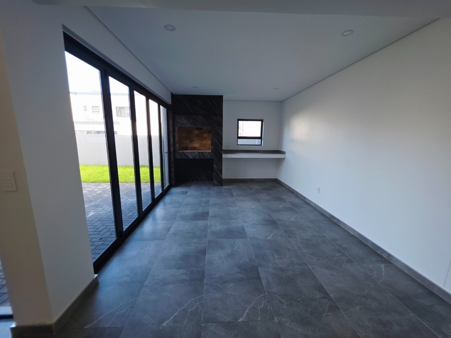 4 Bedroom Property for Sale in Sandown Western Cape